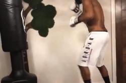 九游体育app包含法兰克福发布备战花絮；今晨内部沟通；中超任务艰巨；身体对抗强度拉满的词条