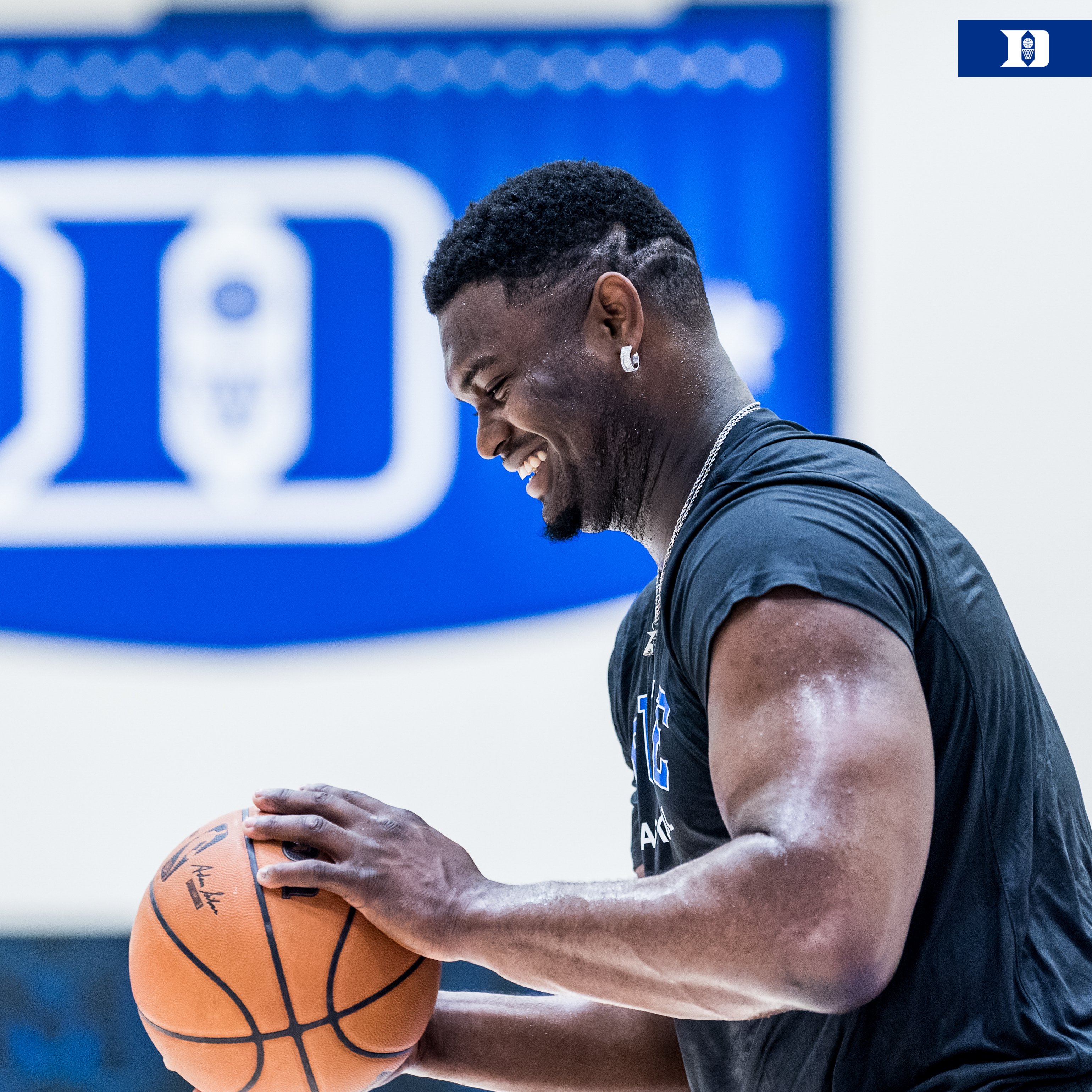 摩纳哥训练开放日;窗口期扳平良机引欢呼;NBA常规赛在即;年轻球员得到机会的简单介绍 摩纳哥训练开放日;窗口期扳平良机引欢呼;NBA常规赛在即;年轻球员得到机会的简单介绍