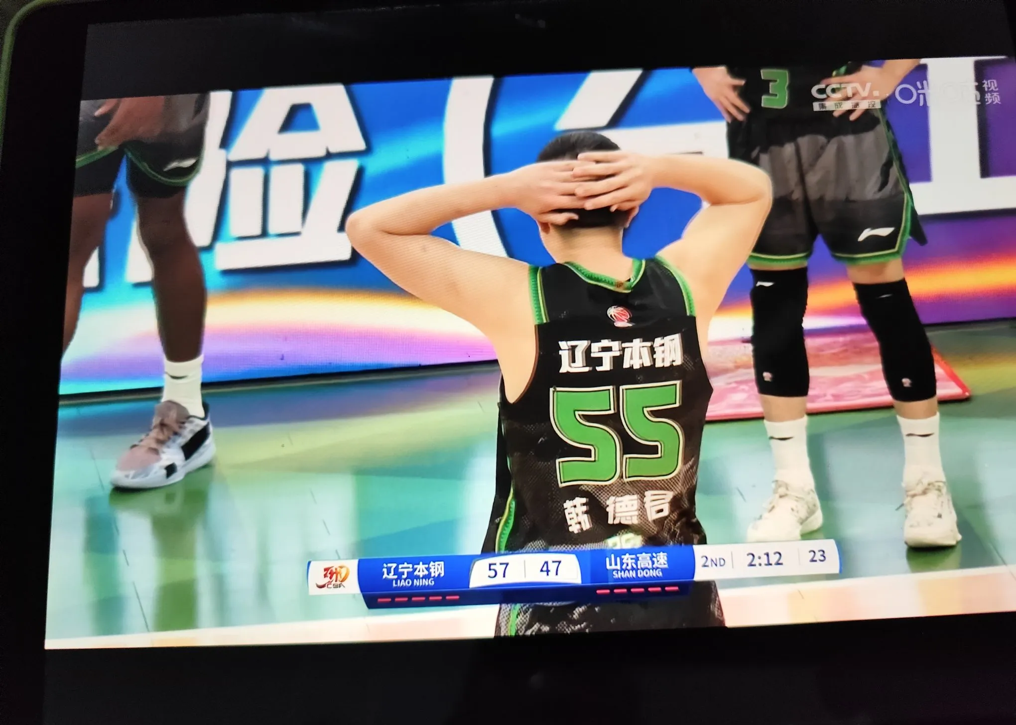 关键时刻突围战来临,山东男篮围绕CBA季后赛强势反弹,媒体盛赞,资深球员宣示担当的简单介绍 关键时刻突围战来临,山东男篮围绕CBA季后赛强势反弹,媒体盛赞,资深球员宣示担当的简单介绍