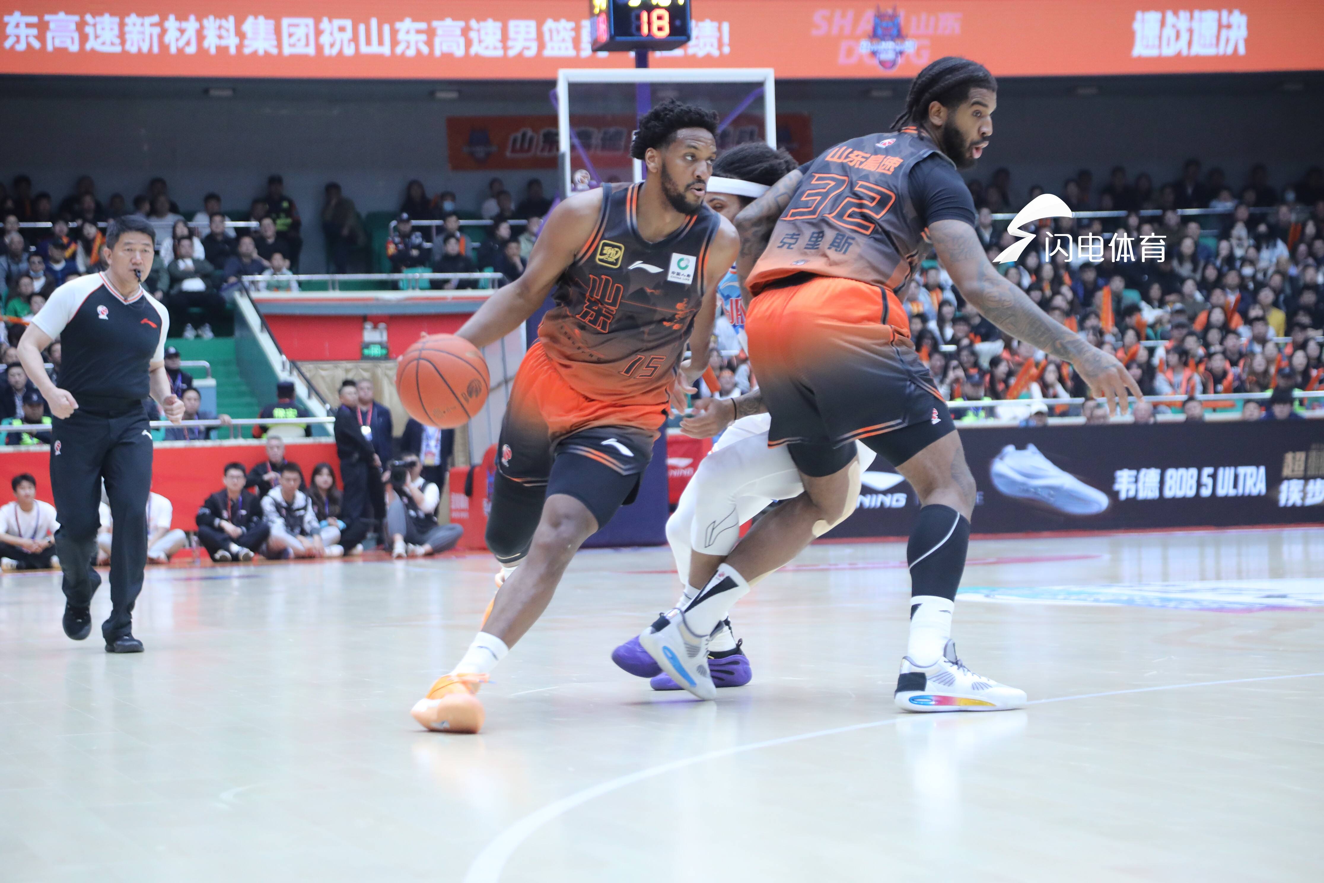 冲刺阶段CBA季后赛焦点战，克里夫兰骑士远射贴柱，目标明确，赛程密集仍需轮换的简单介绍