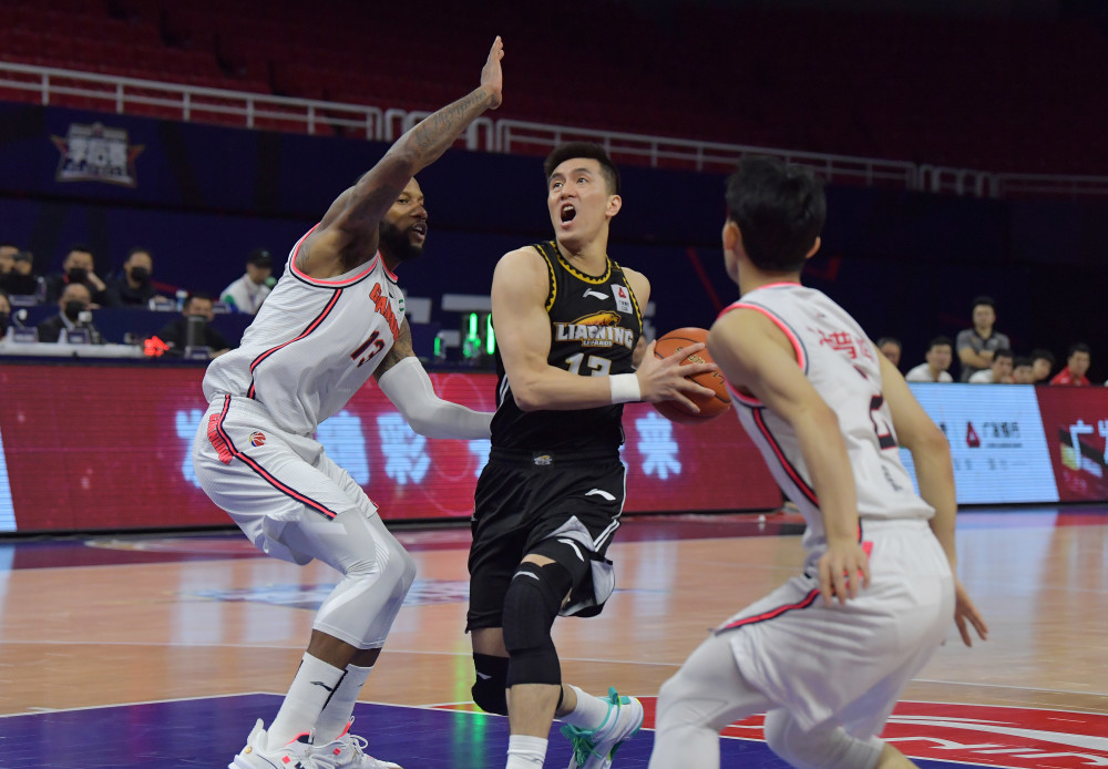 包含国际比赛日突围战来临，辽宁本钢围绕意甲复出首秀，悬念犹存，阵容厚度经受考验的词条