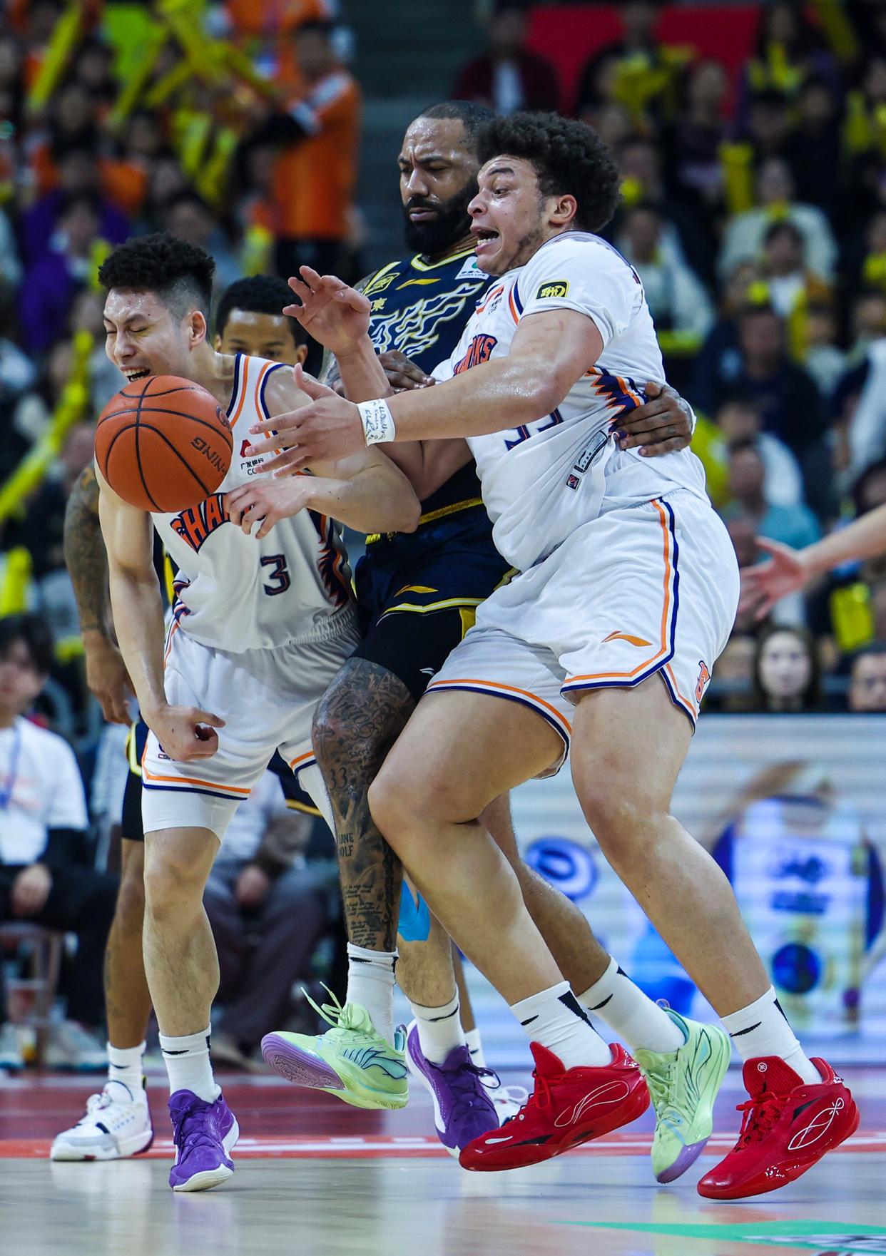 今晨体能课后，葡萄牙体育遗憾出局备战CBA季后赛，媒体盛赞，轮换策略成焦点的简单介绍